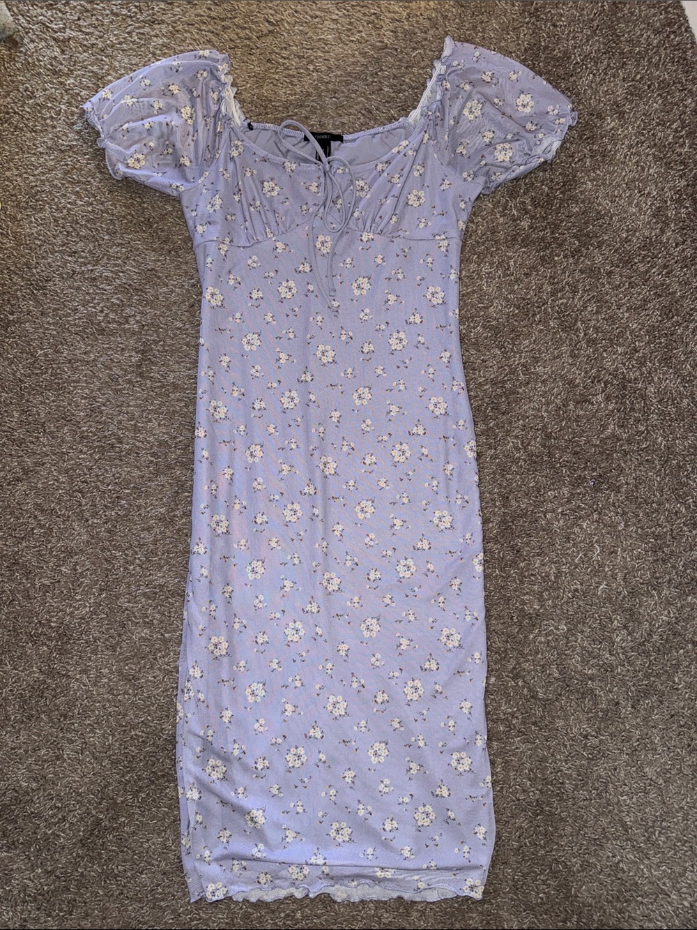 Forever 21 Lavender Floral Lace-Up Puff-Sleeve Midi Dress